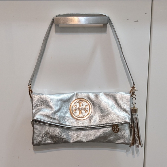 Tory Burch Soft Leather Reva Metallic Silver Clutch Shoulder Bag - Picture 5 of 16